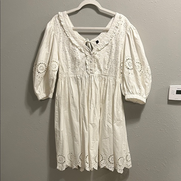 Nobody'S Child Dresses & Skirts - Chic White Eyelet Mini Dress